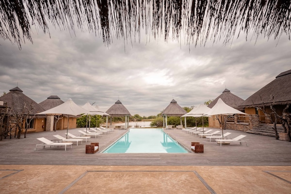 Boblebad, kroppsbehandlinger og massasje med varme steiner