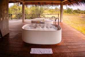 Hot tub, body treatments, hot stone massages, body wraps, body scrubs - Kapama River Lodge (Hoedspruit)
