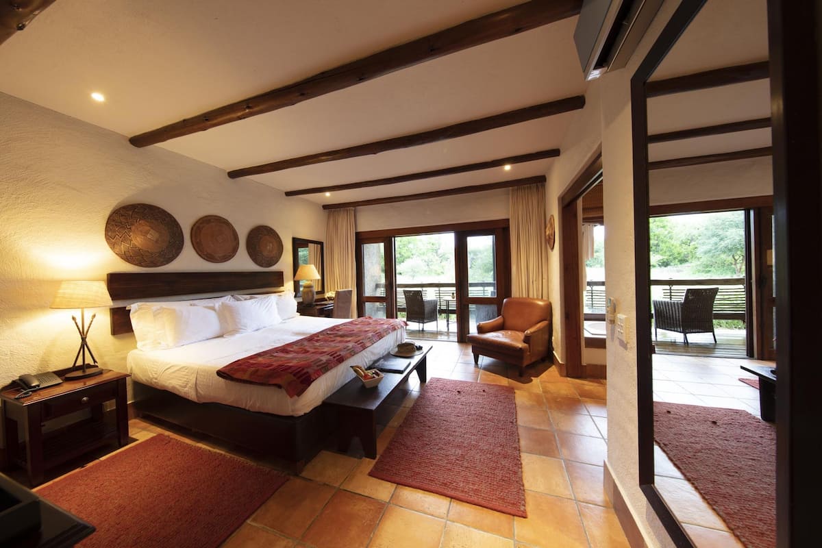 Suite estándar (River Lodge: Suite) | 1 dormitorio, ropa de cama de alta calidad, minibar y caja fuerte