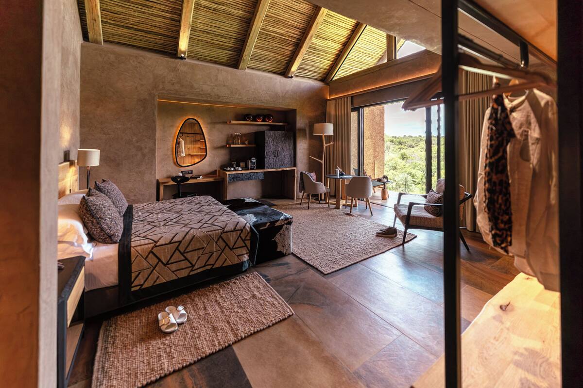 Tamboti Superior Suite | 1 bedroom, premium bedding, minibar, in-room safe