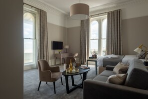 Bureau, fer et planche à repasser, Wi-Fi gratuit, draps fournis