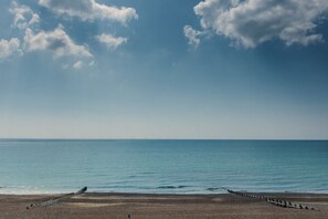 Beach nearby - The Burlington Hotel (Worthing)