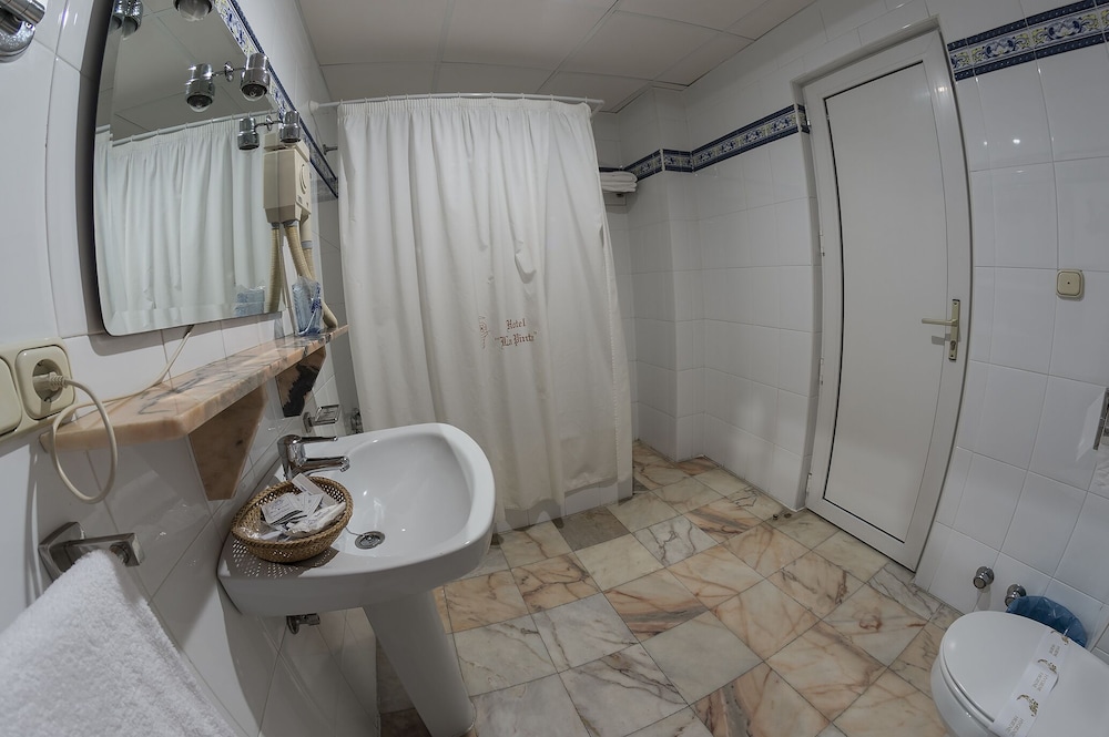 Hotel La Pinta by null