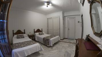 客房內保險箱、書桌、遮光布/窗簾、免費搖籃/嬰兒床