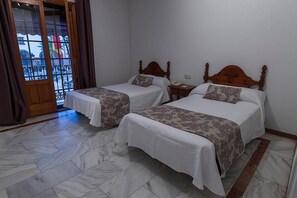 Coffres-forts dans les chambres, bureau, rideaux occultants