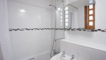 Free toiletries, towels