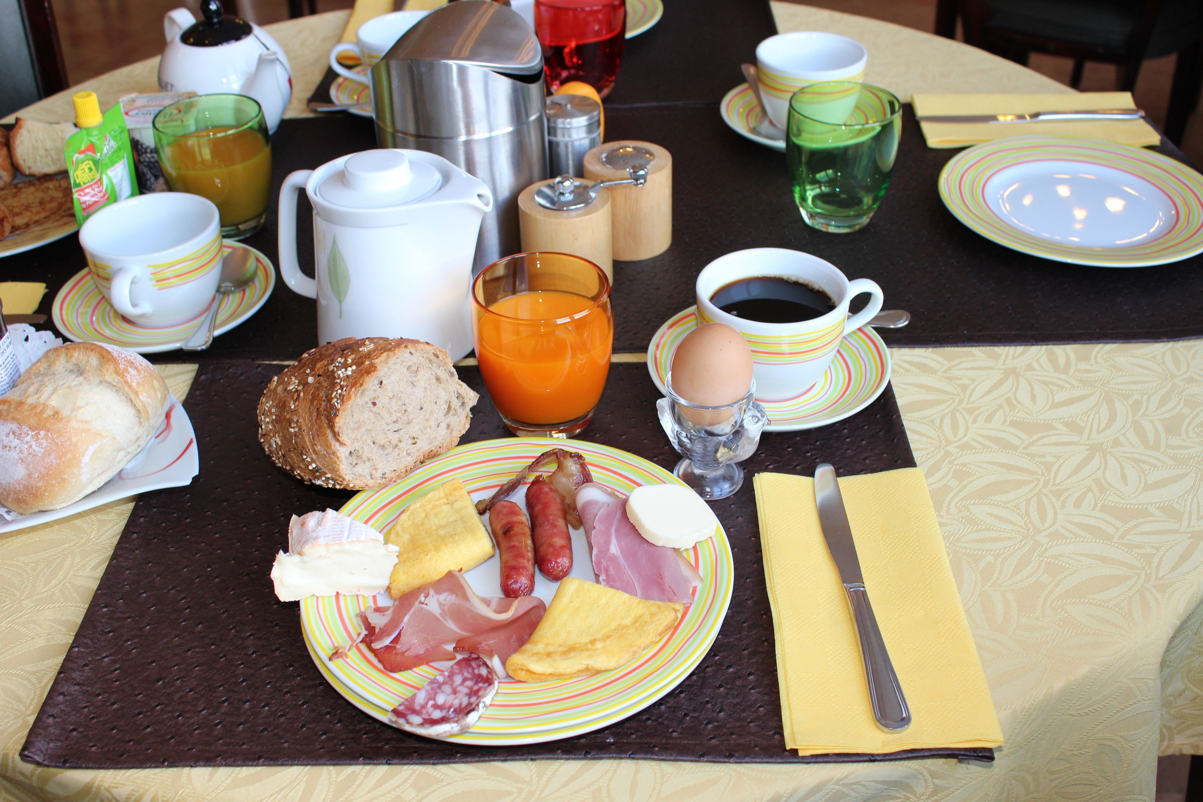 daily buffet breakfast (eur 11.00 per person)