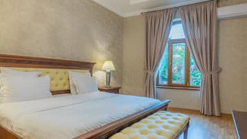 Luxury Double Room, 1 King Bed | Minibar, desk, free cots/infant beds, free WiFi