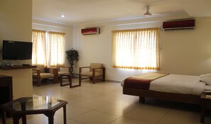 ห้องสวีท | 1 ห้องนอน, โต๊ะทำงาน, เตียงเสริม/เปล, Wi-Fi ฟรี