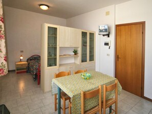 Studio (3 people) | Zimmersafe, Babybetten, kostenloses WLAN