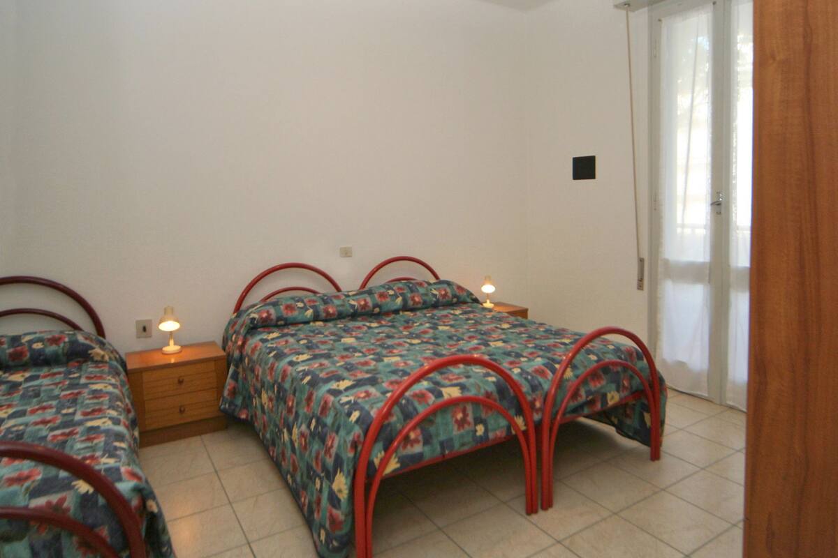 Apartment, 1 Bedroom (5 people) | In-room safe, cribs (surcharge), WiFi (free)