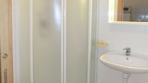 Apartment, 2 Bedrooms | Bathroom - Elena (Lignano Sabbiadoro)