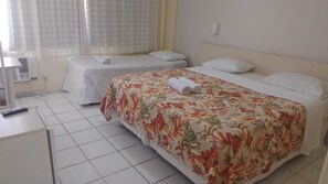 Triplo Casal | Frigobar, individualmente decorados, individualmente mobiliados