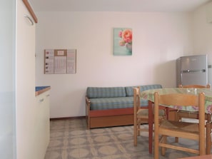 Apartment, 1 Schlafzimmer | Wohnbereich | Fernseher