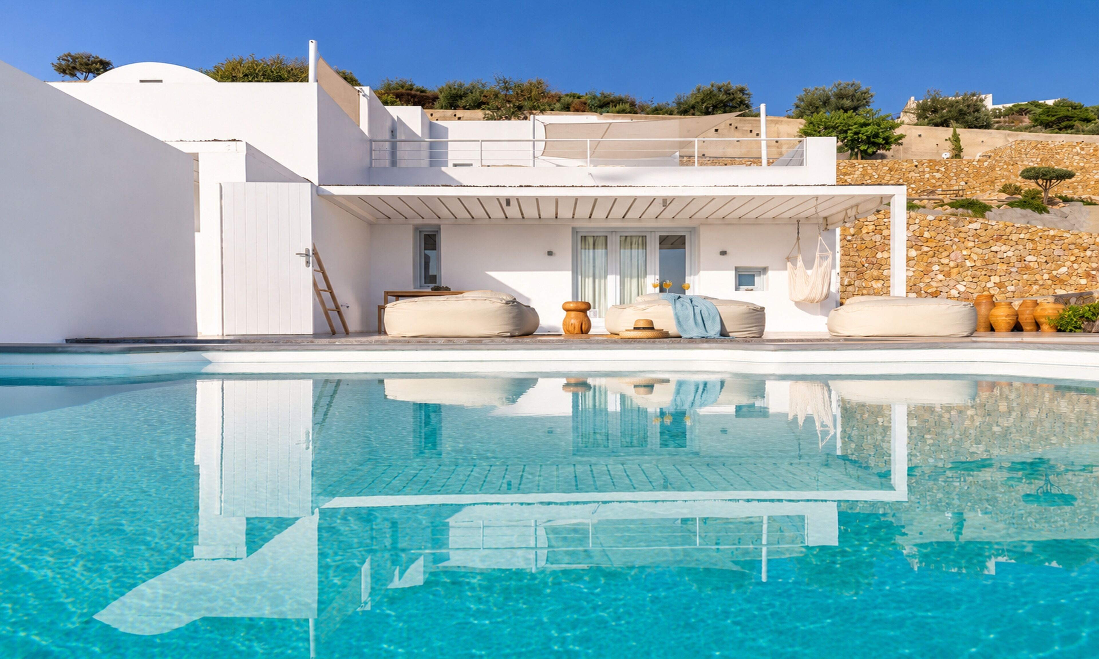 5 outdoor pools, pool umbrellas, sun loungers