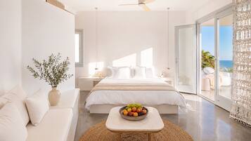 1 bedroom, Egyptian cotton sheets, premium bedding, down comforters