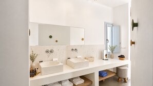 Bathroom - Santorini Heights (Santorini)
