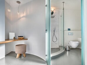 Shower, rainfall showerhead, designer toiletries, hair dryer - Santorini Heights (Santorini)