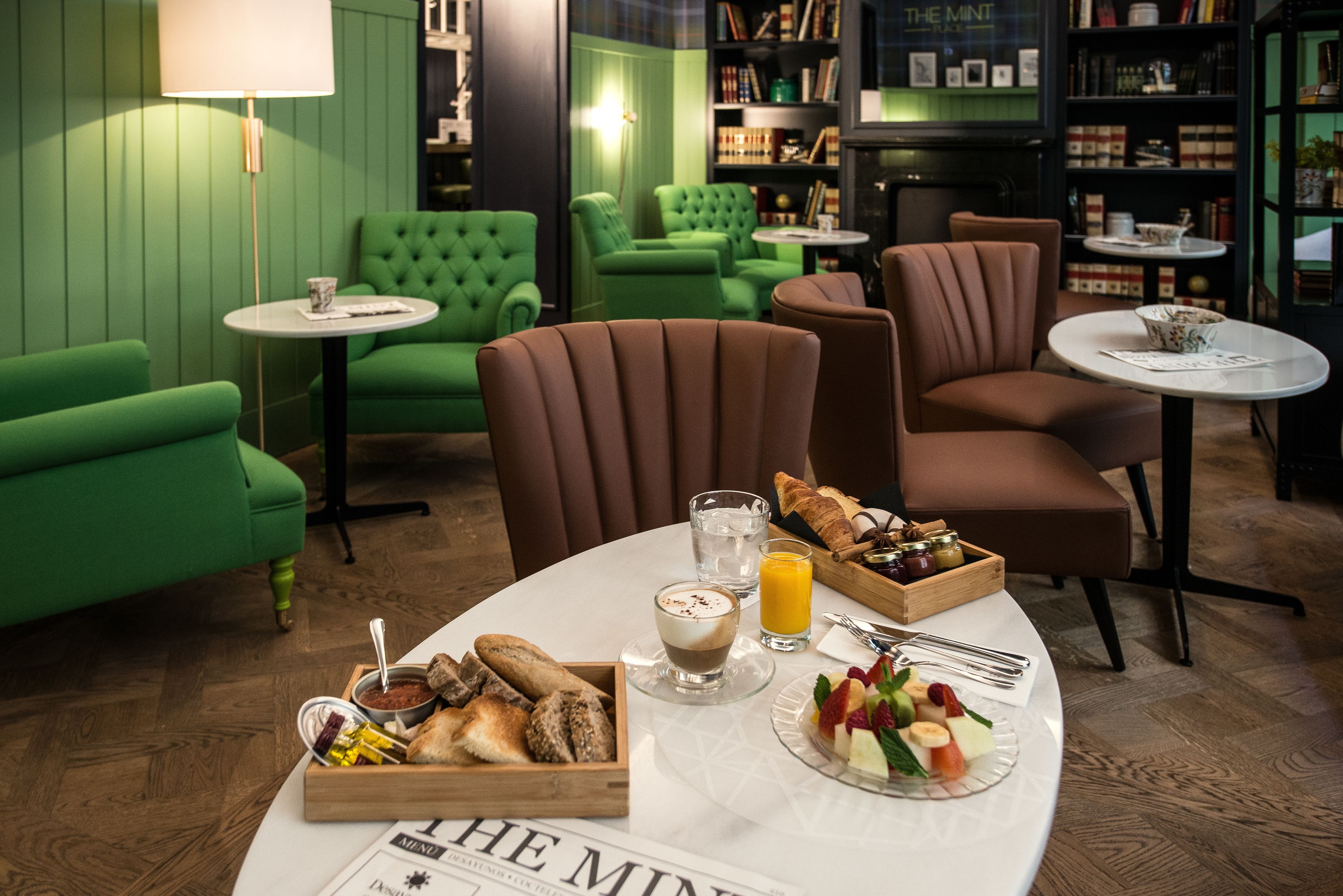 Daily full breakfast (EUR 25 per person)