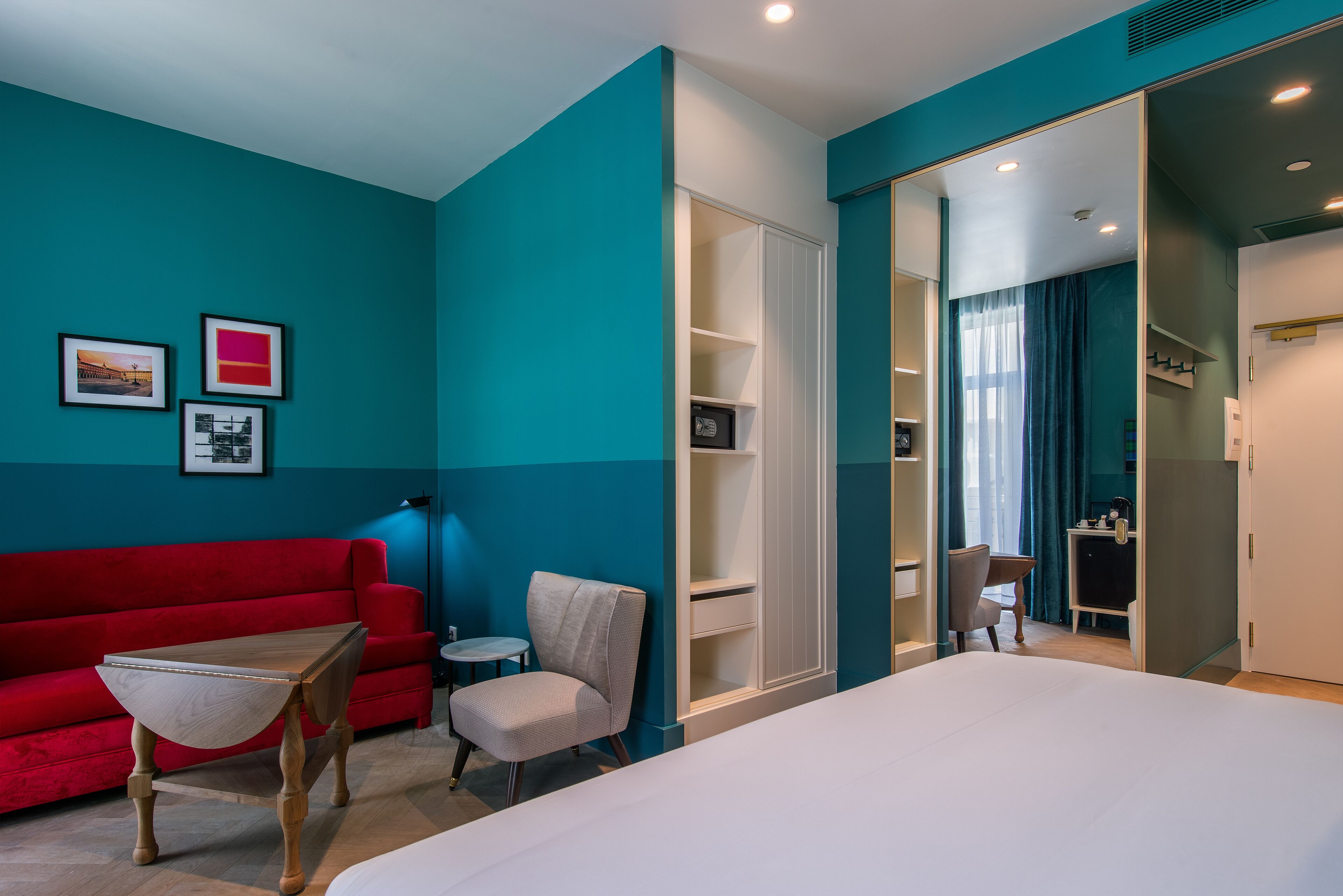 1 bedroom, premium bedding, down duvets, minibar