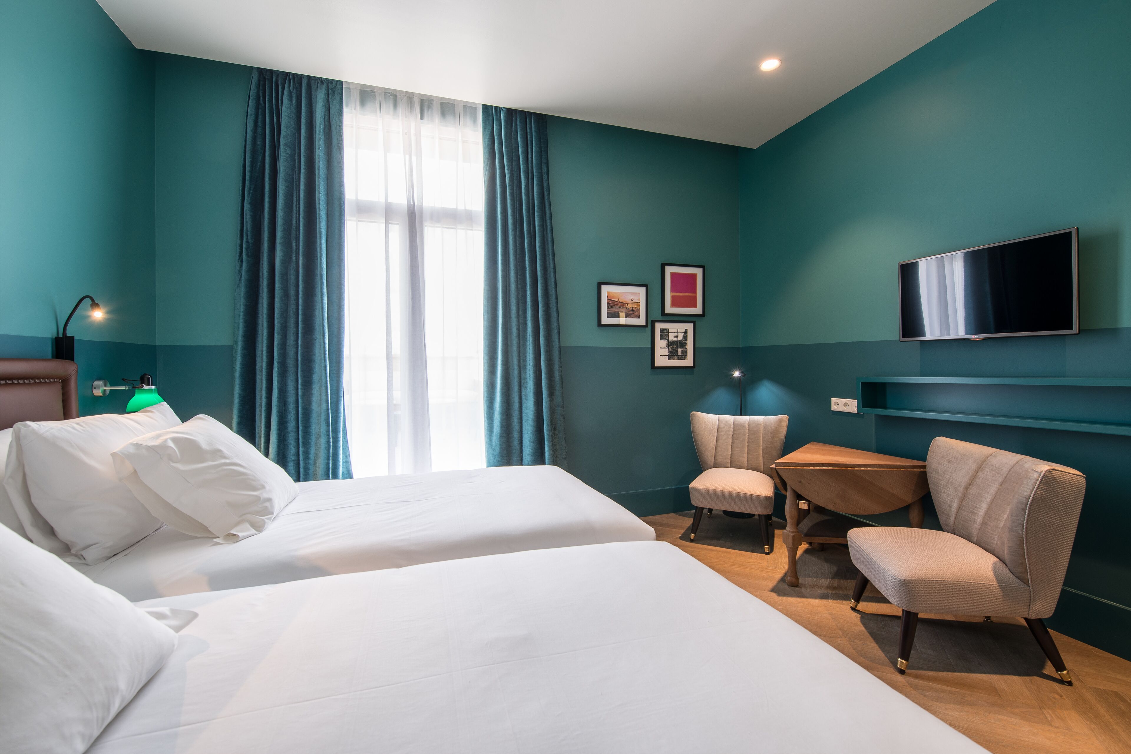 1 bedroom, premium bedding, down duvets, minibar