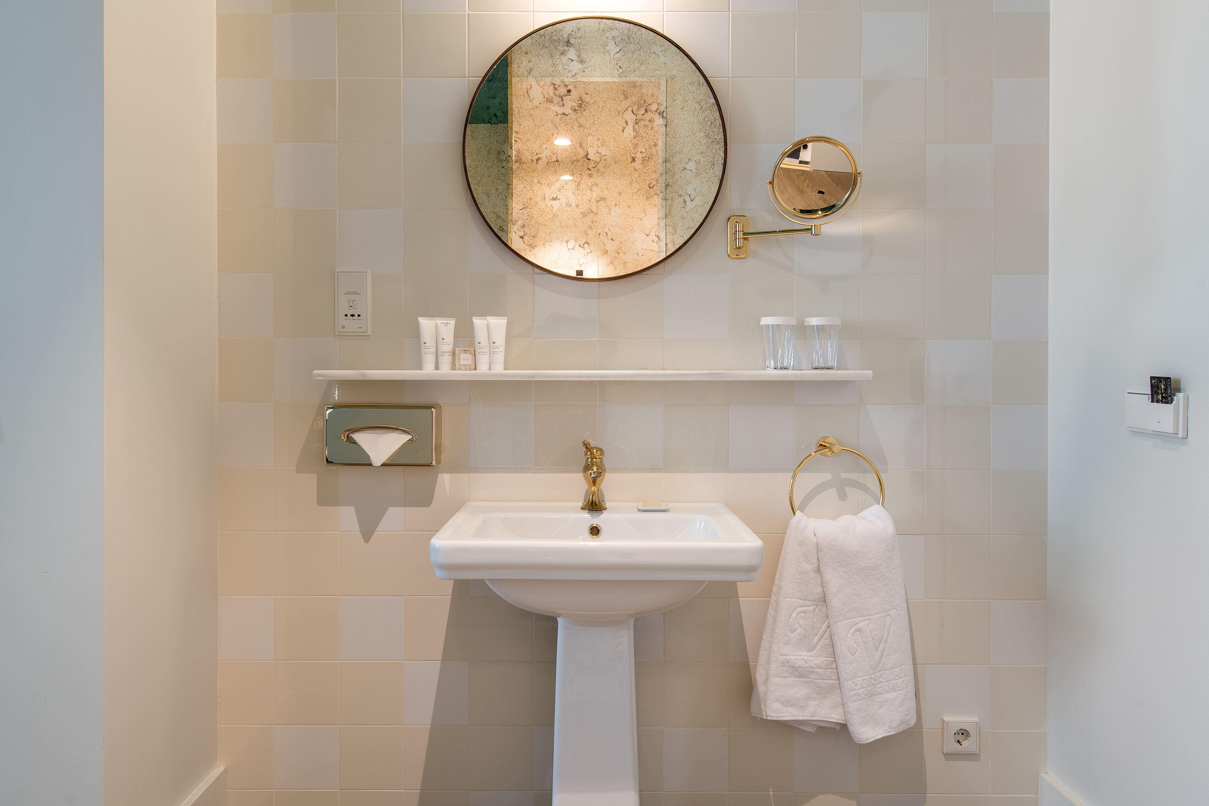 rainfall showerhead, free toiletries, hair dryer, bathrobes