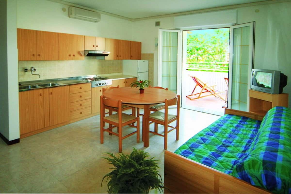 Apartment, 1 Bedroom | Living room