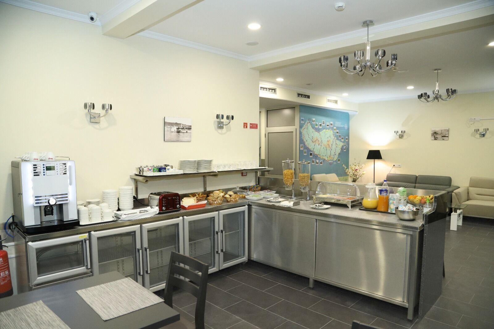 free daily continental breakfast