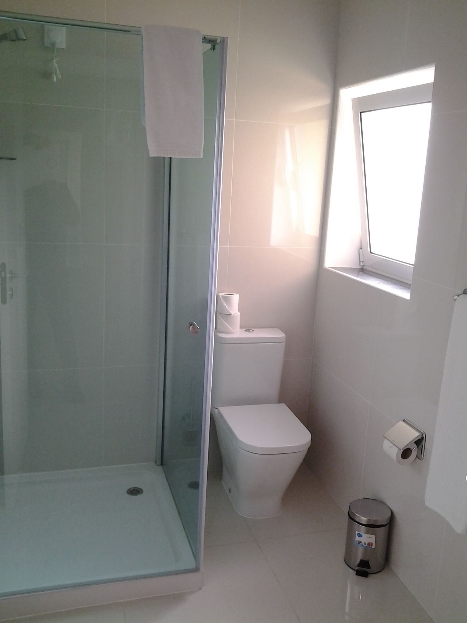 superior double room, non smoking, private bathroom | bathroom | shower, free toiletries, hair dryer, towels