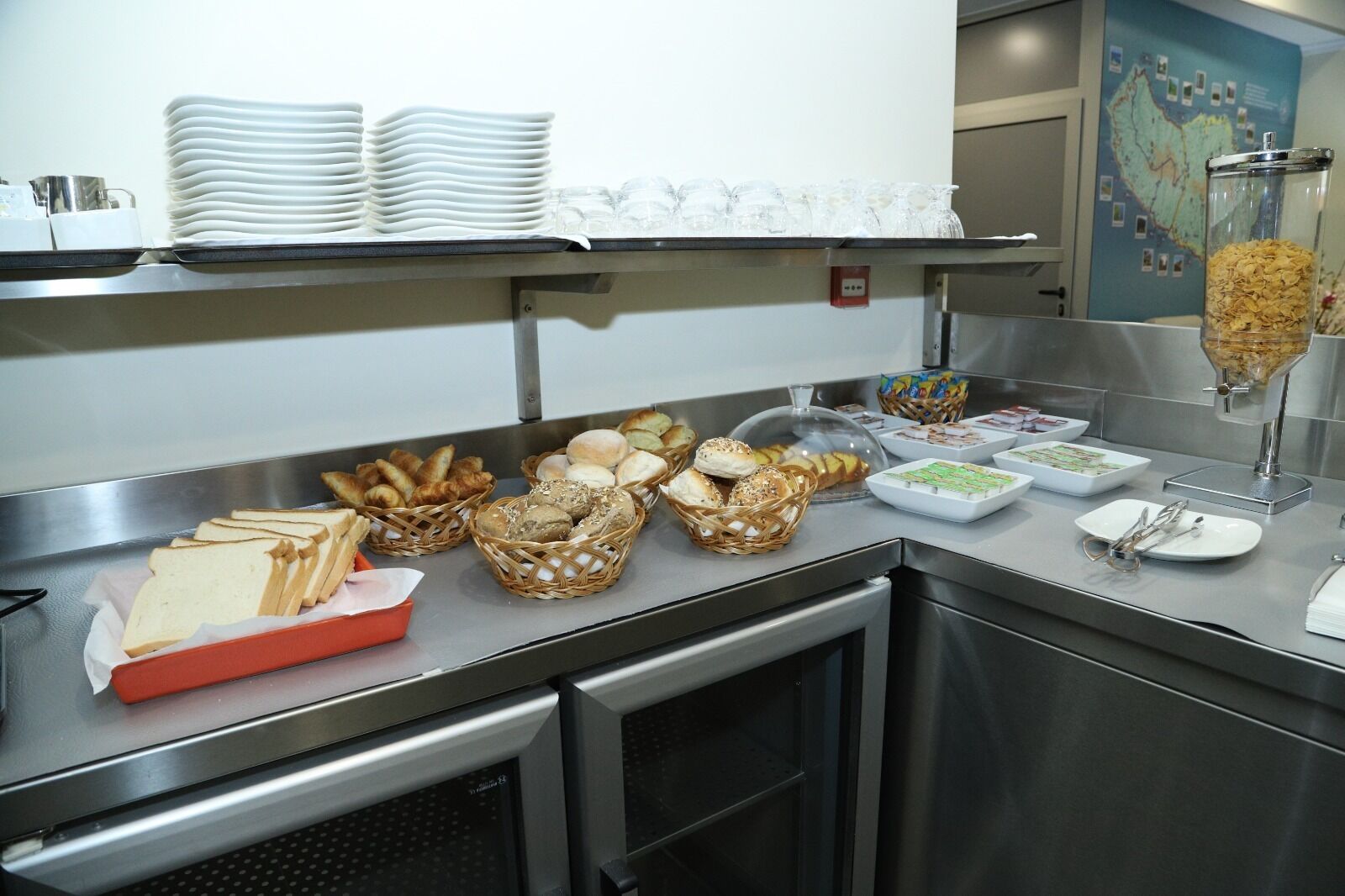 free daily continental breakfast