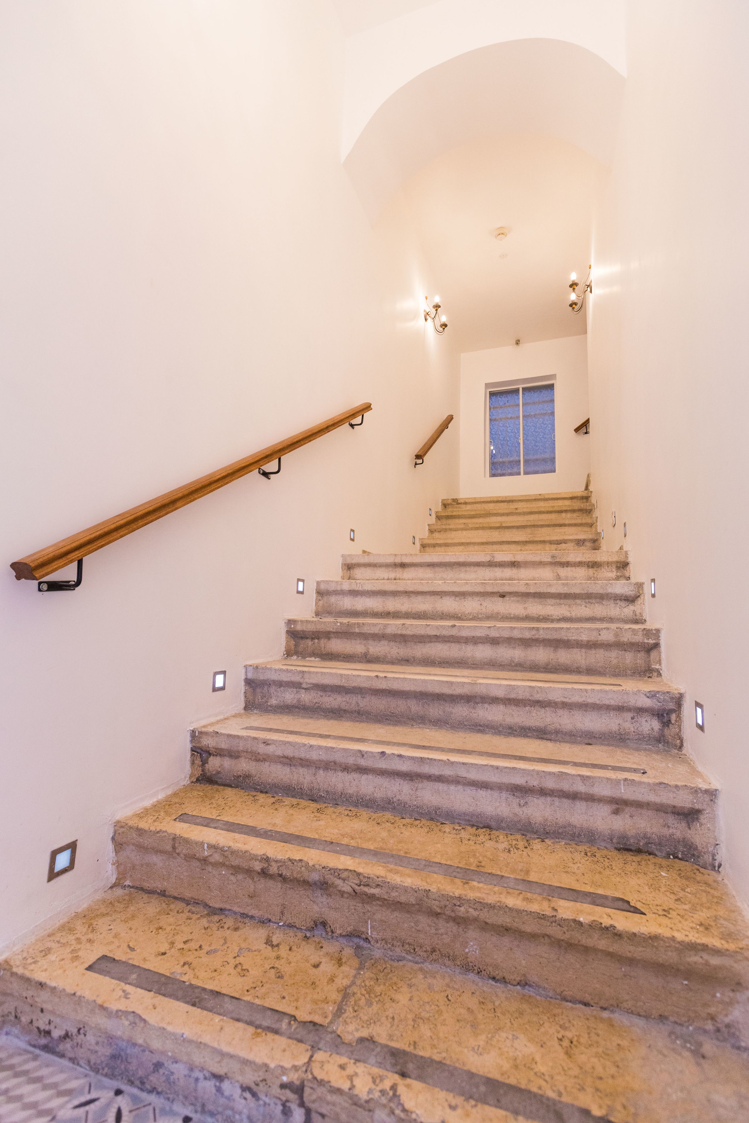 Photo - Kaplan Hotel