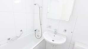Apartment, 2 Bedrooms, Non Smoking | Tab mandi berendam