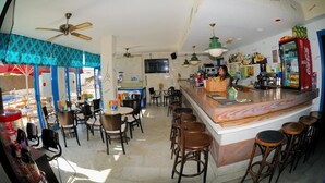 Poolside bar - Costa Volcan and Spa (Tías)