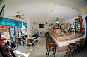 Poolbar