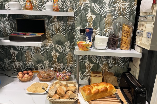 Daily buffet breakfast for a fee