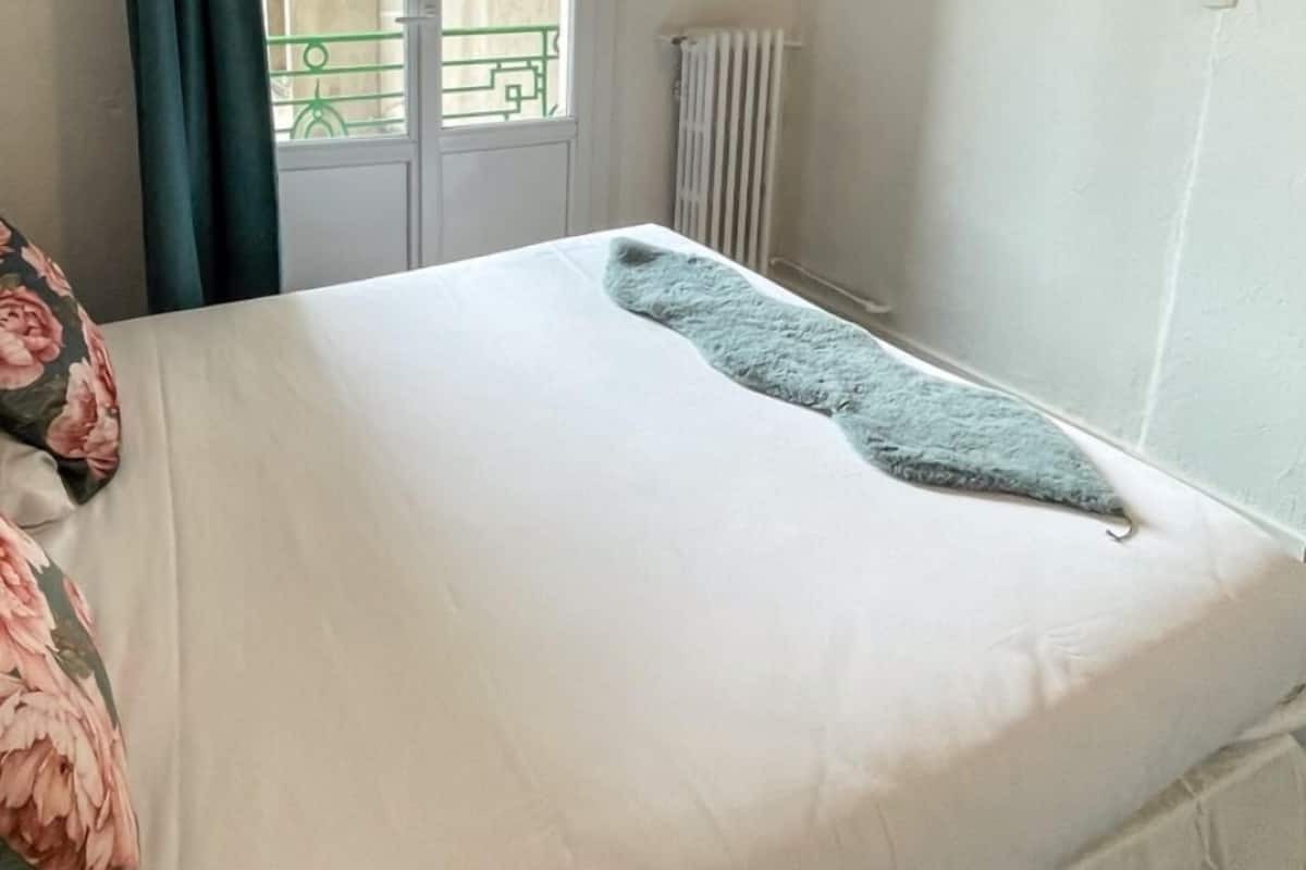 Enkelrum | Sängtillbehör av högsta kvalitet, skrivbord och ljudisolering