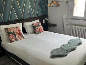 Economy Double Room | Premium bedding, desk, soundproofing, free WiFi