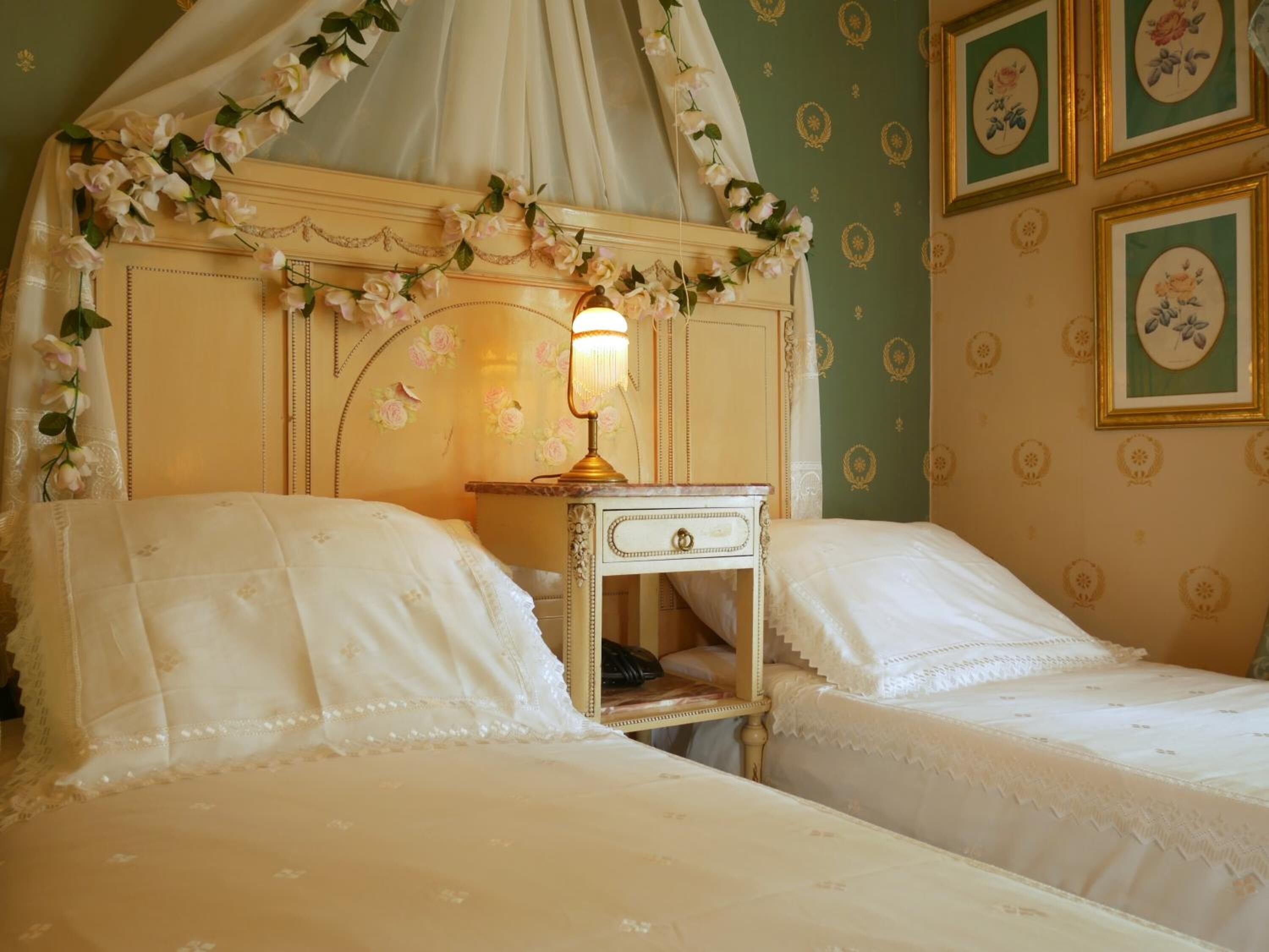 minibar, in-room safe, desk, free wifi