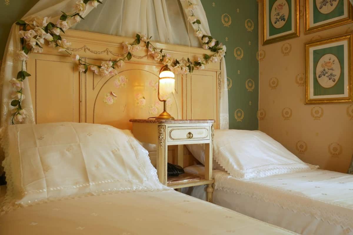 minibar, in-room safe, desk, free wifi