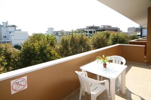 Apartment, 2 Schlafzimmer | Balkon