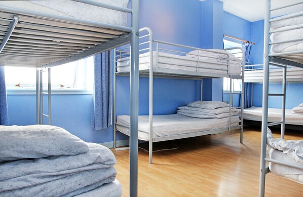 Dormitorio compartido (1 Bed in 6 Sleeps Dormitory) | Tabla de planchar con plancha y wifi gratis