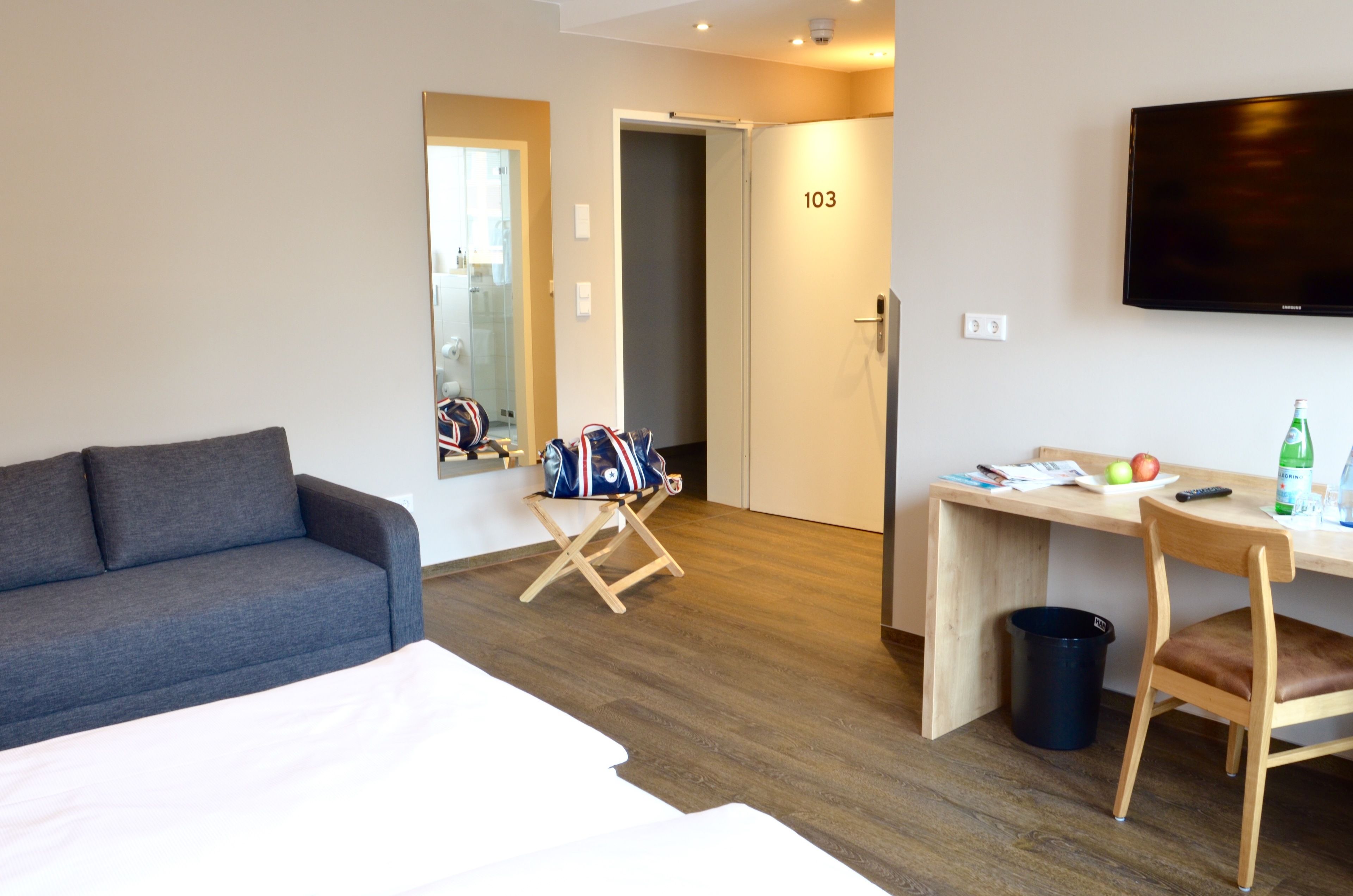 double room, 1 double bed | premium bedding, pillow-top beds, free minibar items, in-room safe