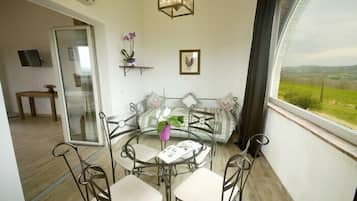 Suite | Living area | Flat-screen TV