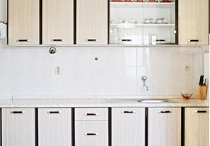 Apartment, 3 Bedrooms, Terrace | Private kitchen | Fridge