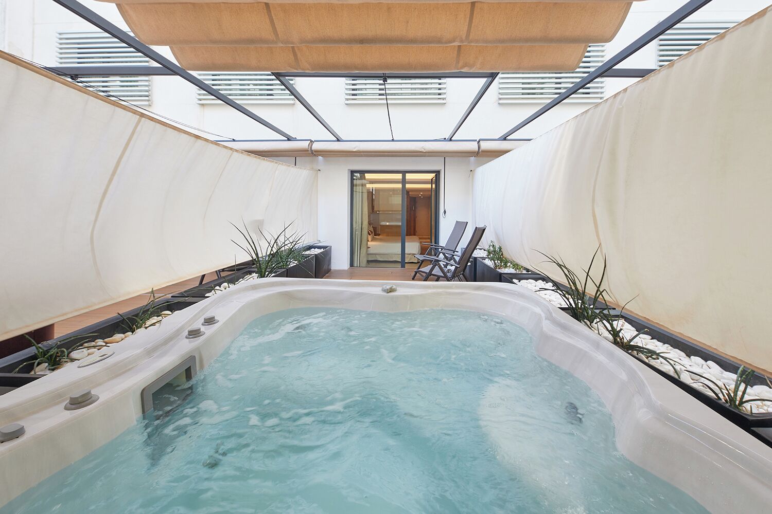 Deluxe Double Room, Jetted Tub | Terrace/patio
