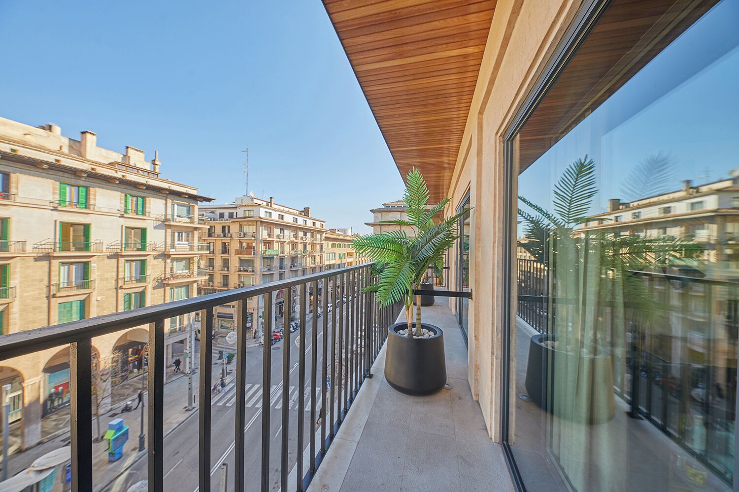 Suite, Balcony | City view