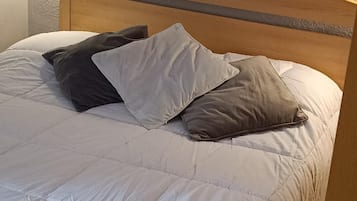 Standard Δίκλινο Δωμάτιο (Double ή Twin) | Κουρτίνες συσκότισης, σίδερο/σιδερώστρα, δωρεάν Wi-Fi, κλινοσκεπάσματα