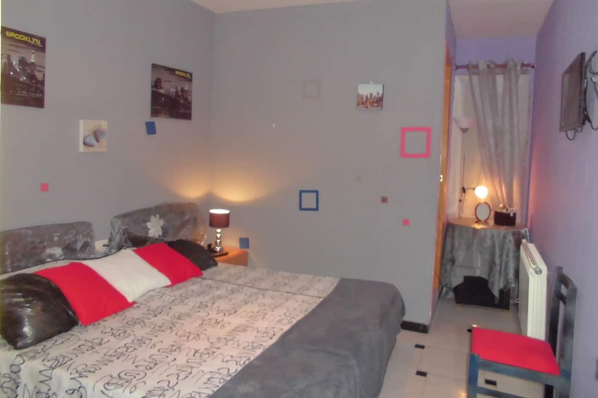 Standaard kamer, 1 twee- of 2 eenpersoonsbedden | Verduisterende gordijnen, een strijkplank/strijkijzer, gratis wifi