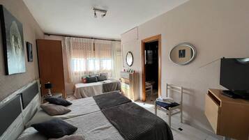 Rideaux occultants, fer et planche Ă repasser, Wi-Fi gratuit