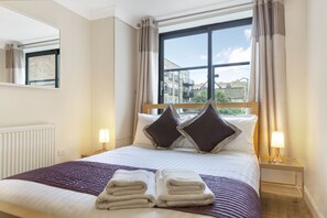 Apartment, 2 Bedrooms (Shoreditch) | 1 bedroom, desk, iron/ironing board, free cribs/infant beds - Club Living - Shoreditch & Spitalfields Apartments (London)